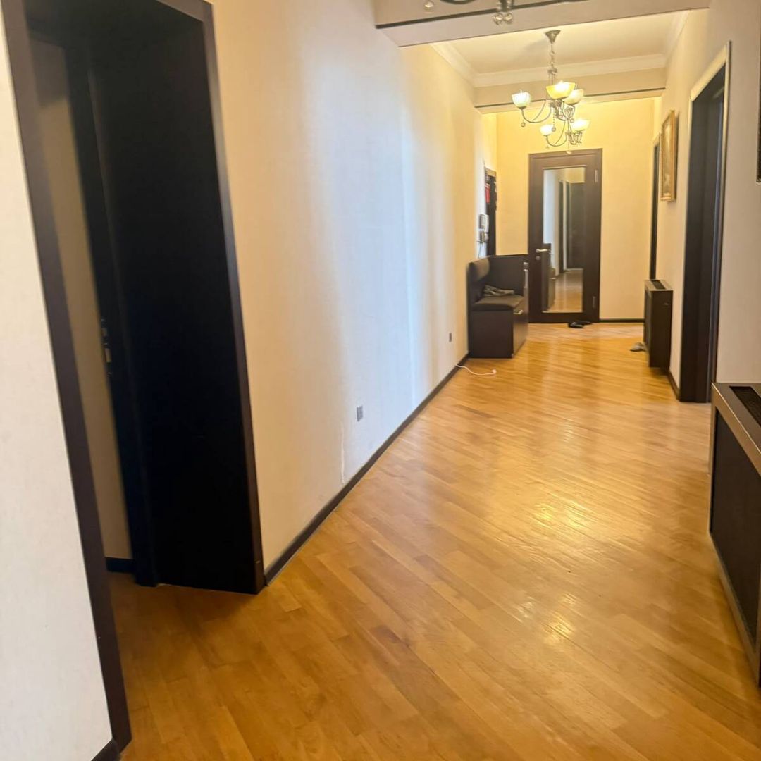 Satılır 4 otaqlı yeni tikili 160 m² — Mənzil, Bakı (11)