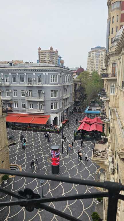 Satılır 5 otaqlı köhnə tikili 220 m² — Mənzil, Bakı (2)