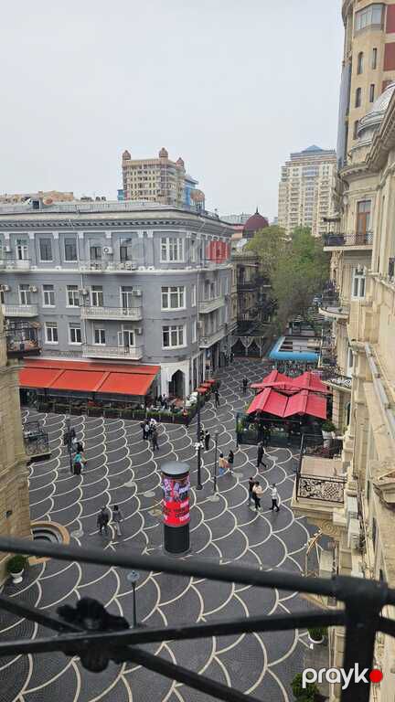 Satılır 5 otaqlı köhnə tikili 220 m² — Mənzil, Bakı (2)