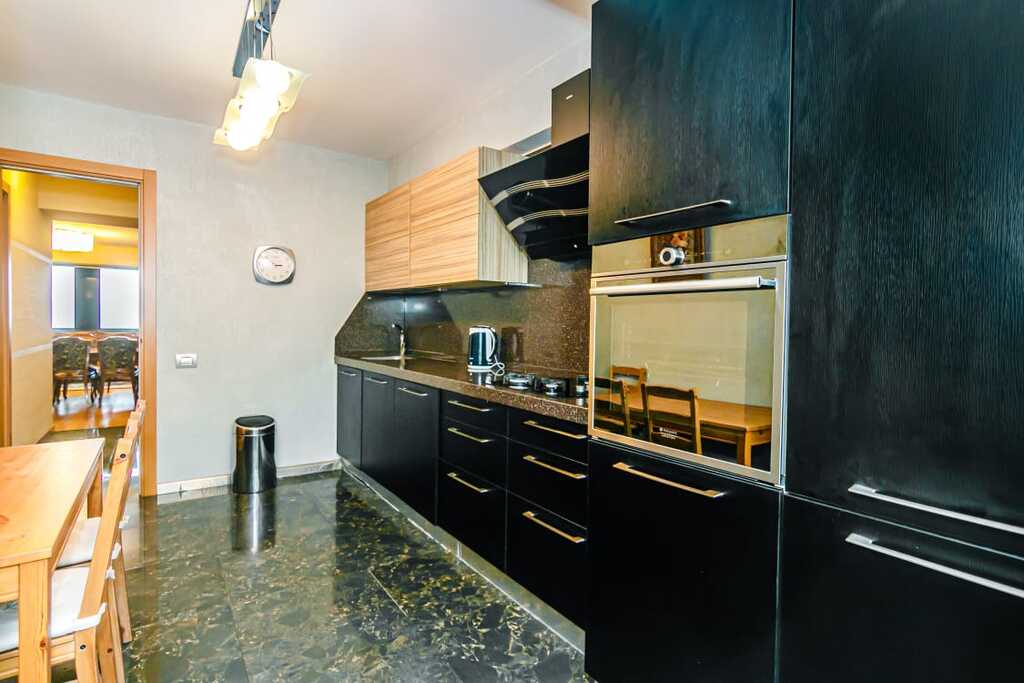 İcarəyə verilir 2 otaqlı köhnə tikili 88 m² — Mənzil, Bakı (9)