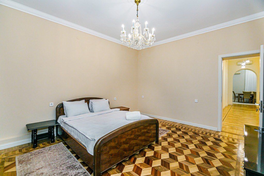 İcarəyə verilir 3 otaqlı köhnə tikili 115 m² — Mənzil, Bakı (12)
