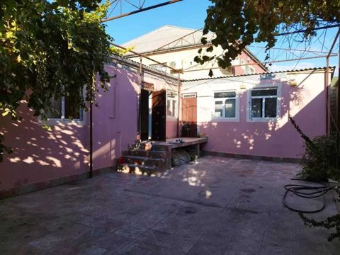 Satılır 5 otaqlı həyət evi/bağ evi 170 m² — Bakı