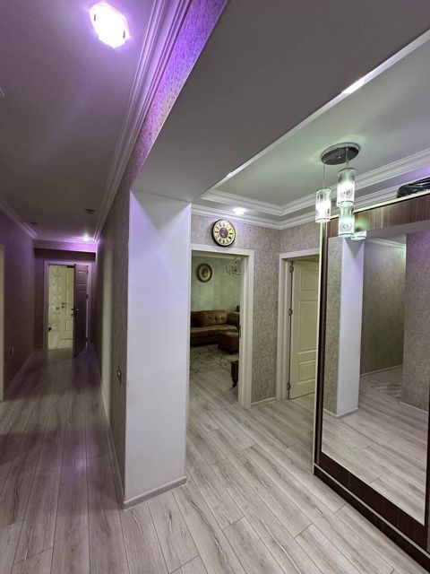 Satılır 4 otaqlı köhnə tikili 110 m² — Bakı