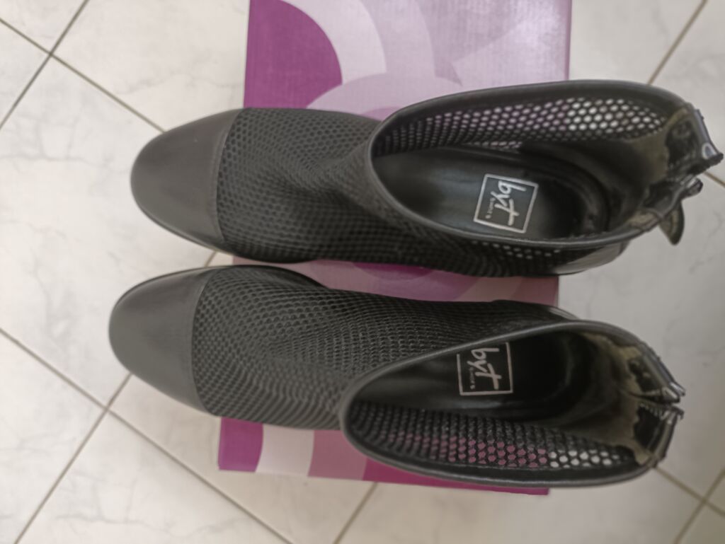 Qadın üçün qara mesh botilər - Model: Aşağı boylu, dairəvi burunlu — Şəxsi əşyalar, Bakı (7)
