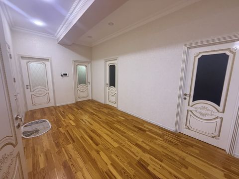 Satılır 3 otaqlı yeni tikili 130 m² — Bakı