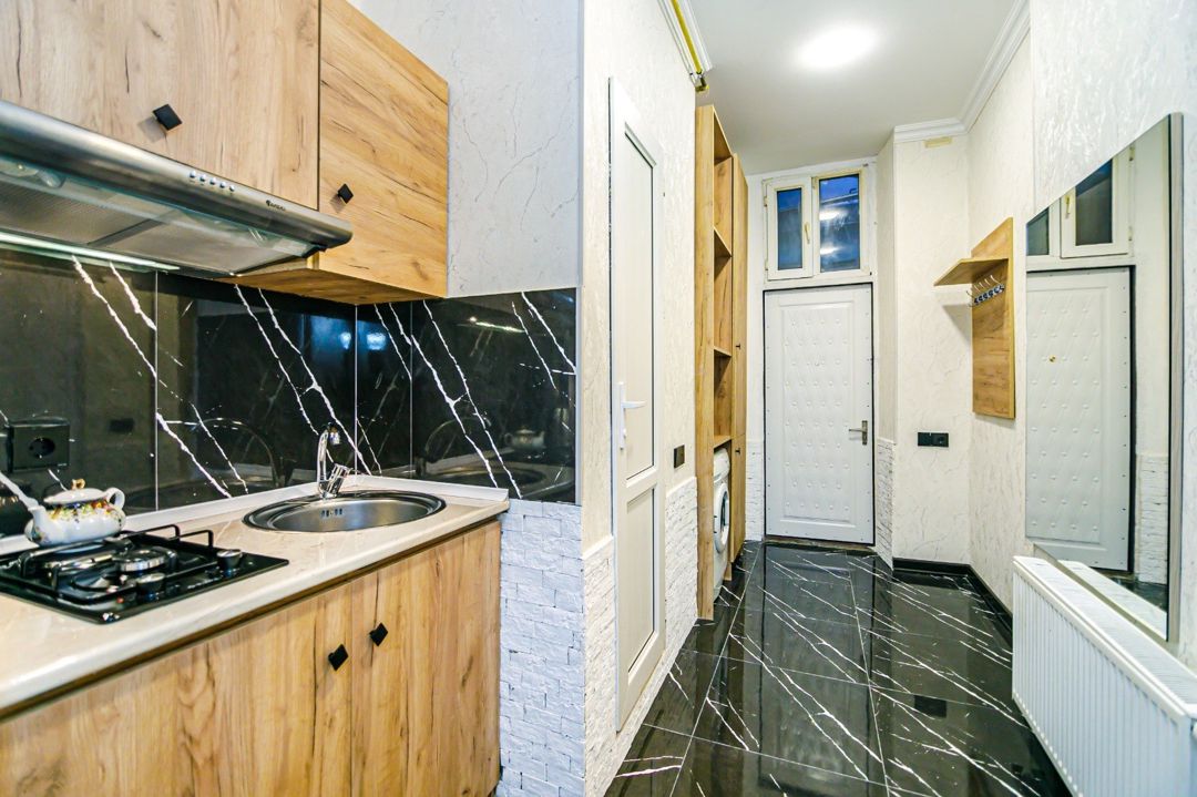 İcarəyə verilir 1 otaqlı köhnə tikili 42 m² — Mənzil, Bakı (8)