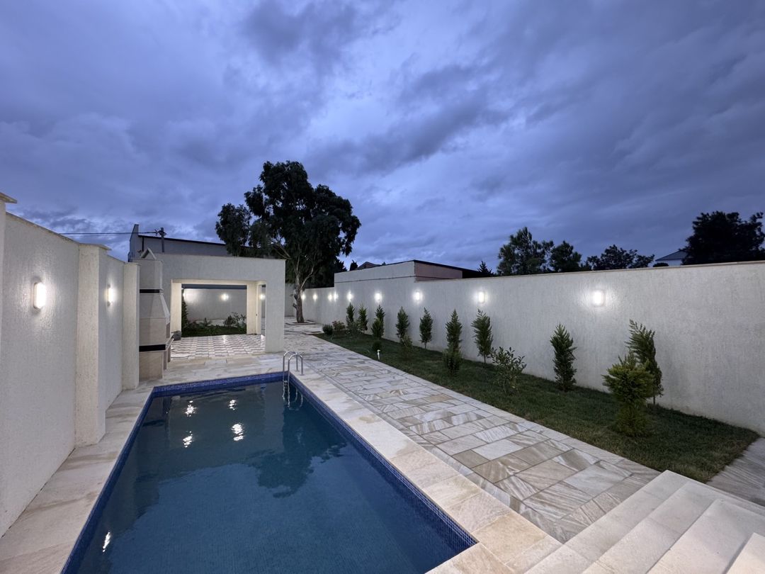 Satılır 4 otaqlı həyət evi/bağ evi 180 m² — Ev, villa, Bakı (4)
