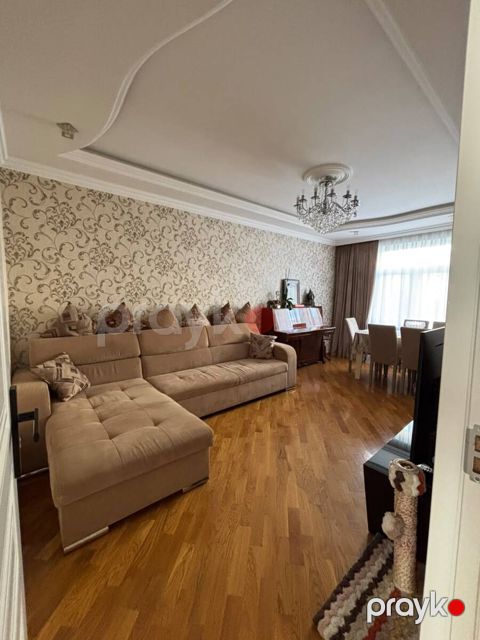 Satılır 2 otaqlı köhnə tikili 65 m²