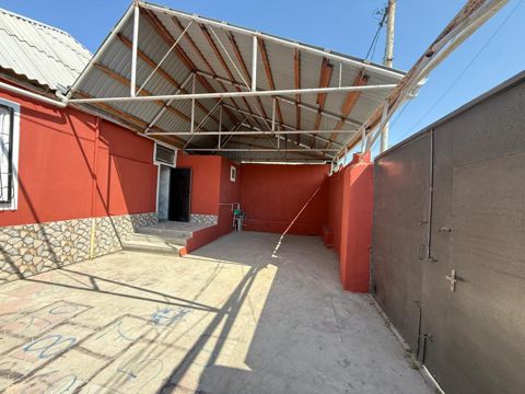 Satılır 4 otaqlı həyət evi/bağ evi 150 m² — Bakı