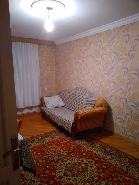İcarəyə verilir 2 otaqlı köhnə tikili 65 m² — Bakı