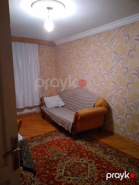 İcarəyə verilir 2 otaqlı köhnə tikili 65 m²