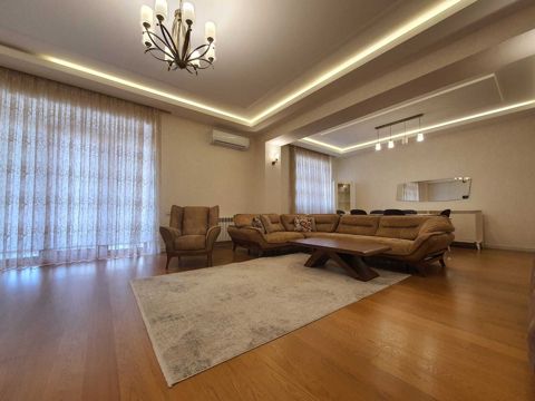 İcarəyə verilir 4 otaqlı yeni tikili 307 m² — Bakı