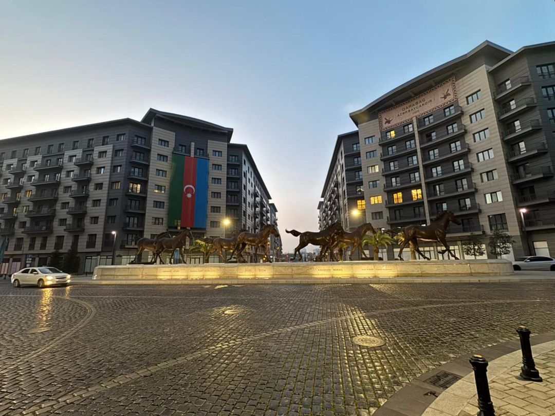 Satılır 5 otaqlı yeni tikili 203 m² — Mənzil, Bakı (2)