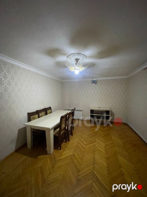 Satılır 3 otaqlı köhnə tikili 85 m²