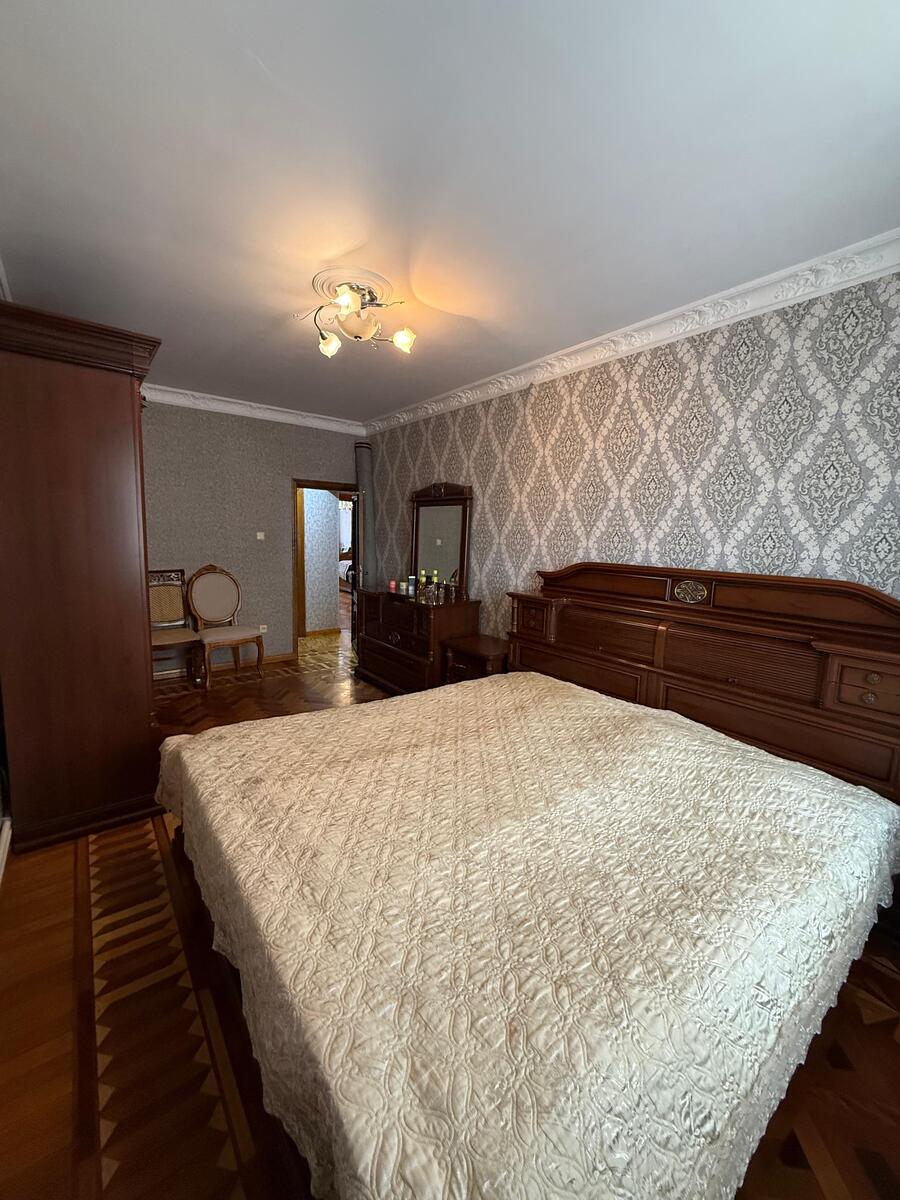 Satılır 5 otaqlı köhnə tikili 130 m² — Mənzil, Bakı (5)