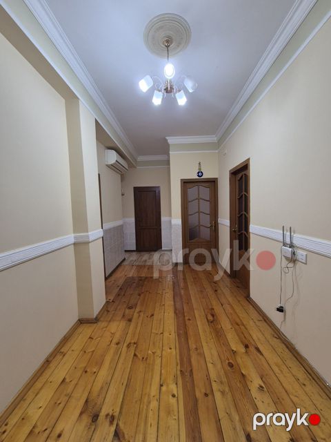 İcarəyə verilir 3 otaqlı yeni tikili 125 m²