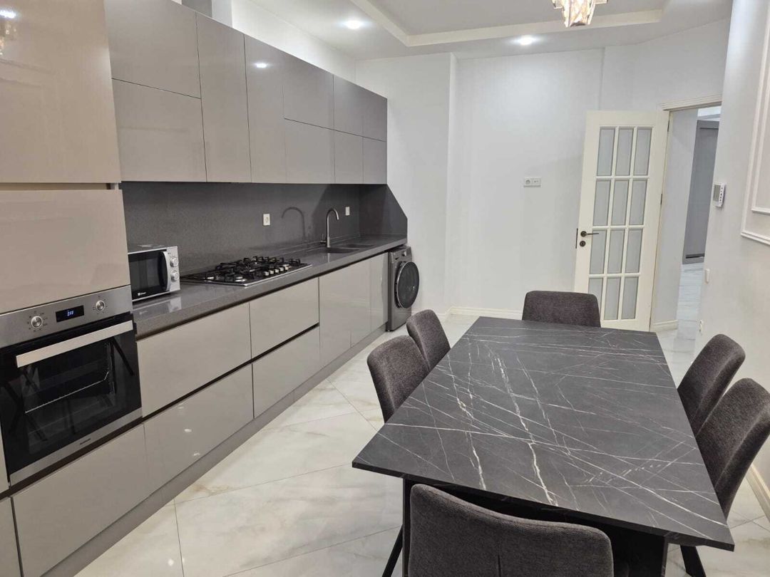 İcarəyə verilir 4 otaqlı yeni tikili 213 m² — Mənzil, Bakı (5)