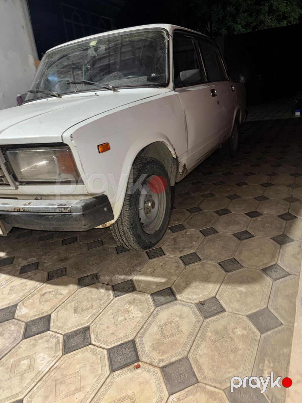 Model: VAZ 2107 (Lada Riva), sedan, ağ rəng. Detallar: - Klassik — Avtomobillər, Göytəpə (3)
