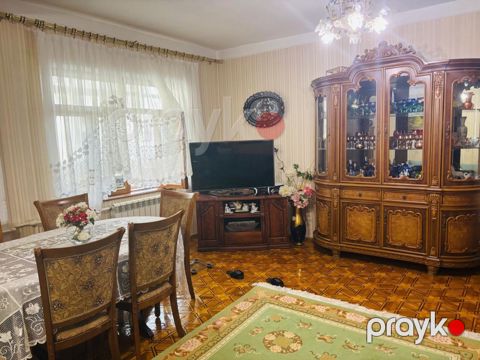Satılır 5 otaqlı köhnə tikili 110 m²