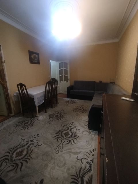 İcarəyə verilir 2 otaqlı köhnə tikili 50 m² — Bakı