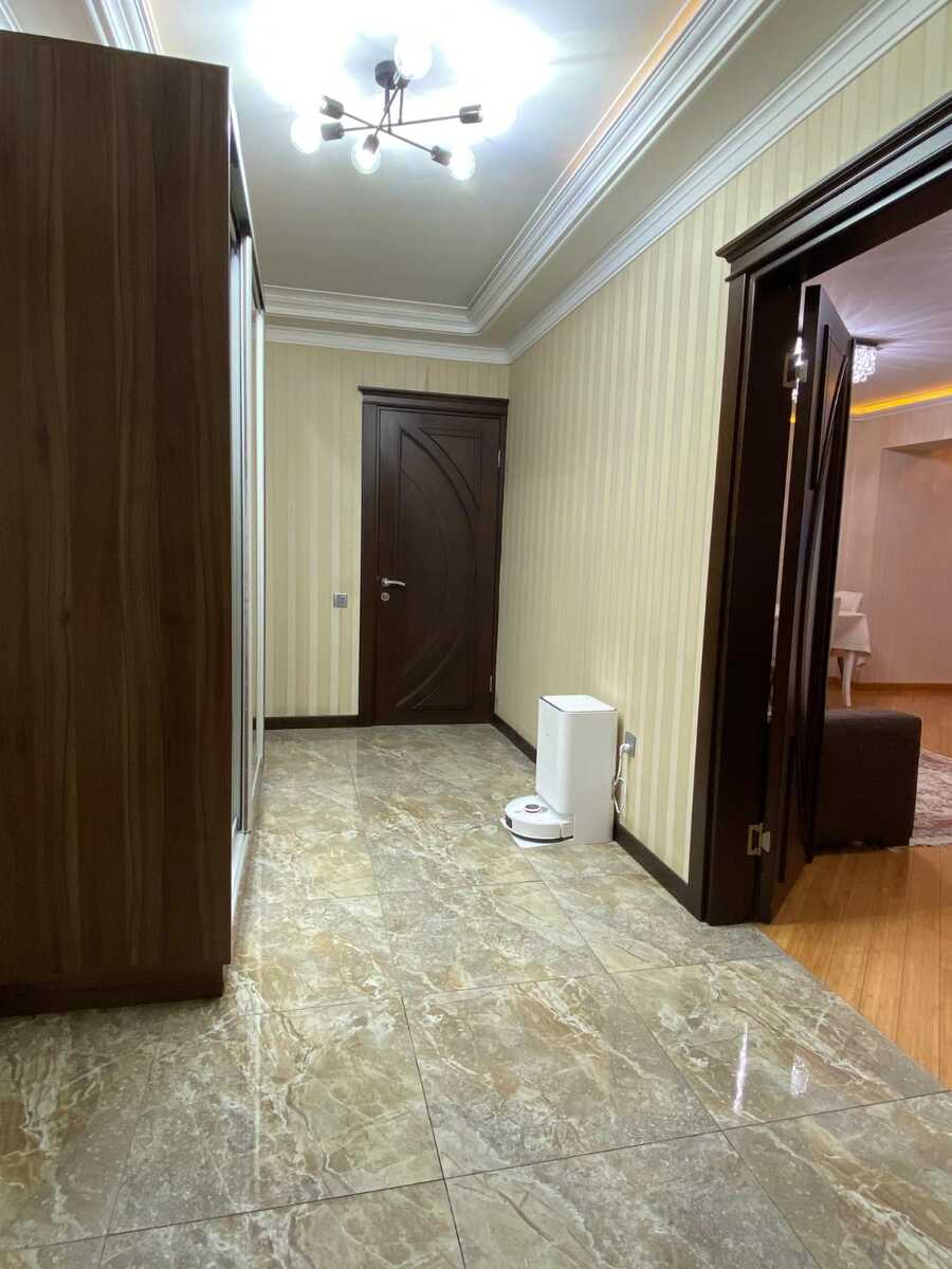 Satılır 4 otaqlı köhnə tikili 115 m² — Mənzil, Bakı (12)