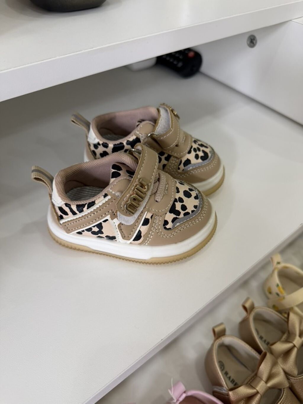 Uşaq idman ayaqqabısı – bej rəngdə, leopard naxışlı Yenidir,40 manata — Krossovkalar, Bakı (6)
