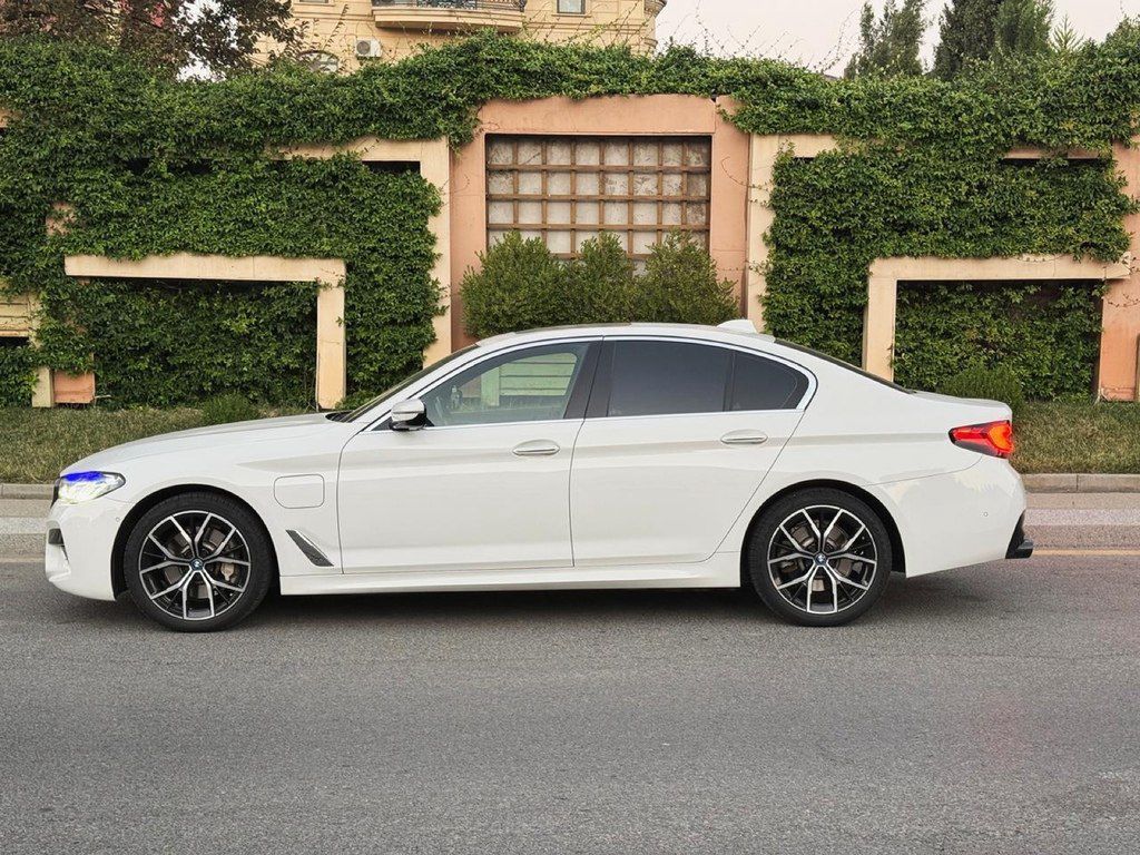 BMW 530e, 2.0 L, 12 kWh, 2018 il, 135 000 km — Avtomobillər, Bakı (3)