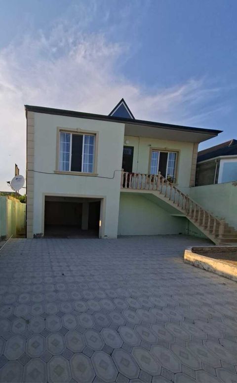Satılır 3 otaqlı həyət evi/bağ evi 100 m² — Bakı