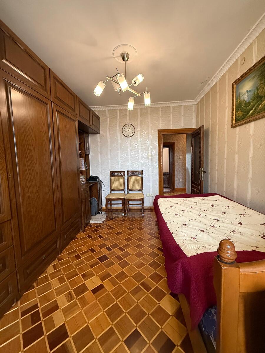 Satılır 5 otaqlı köhnə tikili 130 m² — Mənzil, Bakı (9)