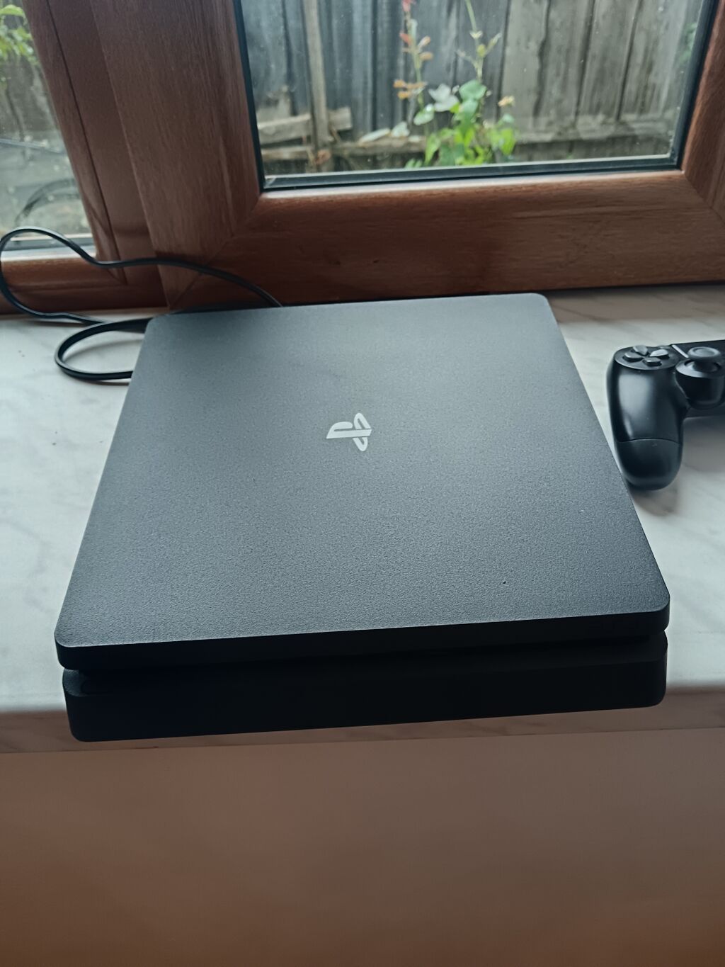 PlayStation 4 Slim oyun konsolu 1 Illik deluxe paket Xüsusiyyətlər — Elektronika, Quba (2)