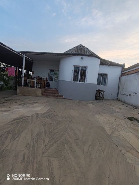 Satılır 3 otaqlı həyət evi/bağ evi 80 m² — Bakı