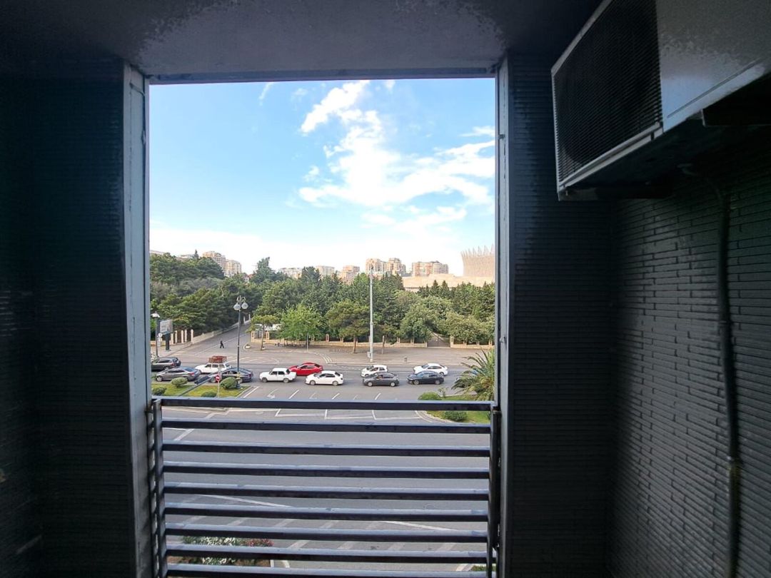 Satılır 1 otaqlı köhnə tikili 36 m² — Mənzil, Bakı (9)