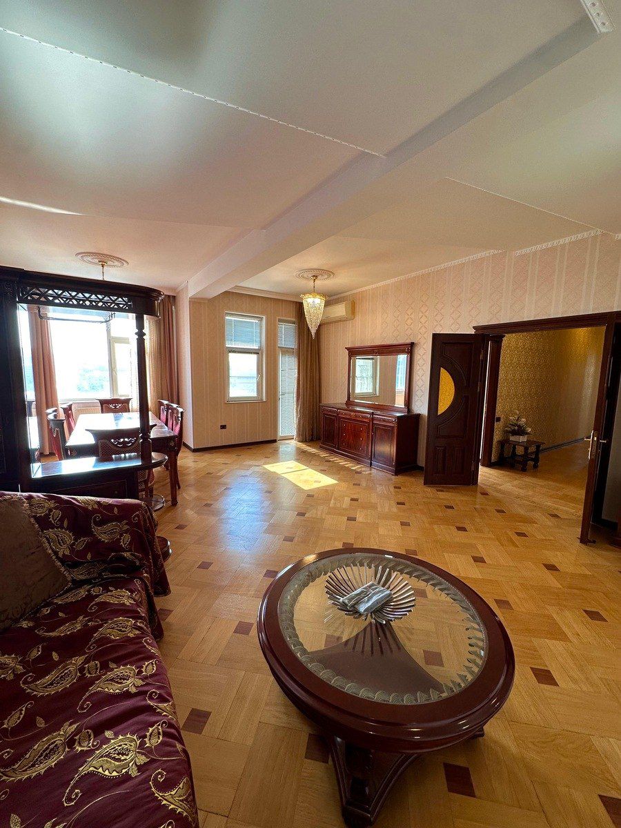 Satılır 4 otaqlı yeni tikili 165 m² — Mənzil, Bakı