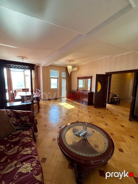 Satılır 4 otaqlı yeni tikili 165 m²