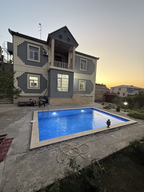 Satılır 4 otaqlı həyət evi/bağ evi 220 m² — Bakı