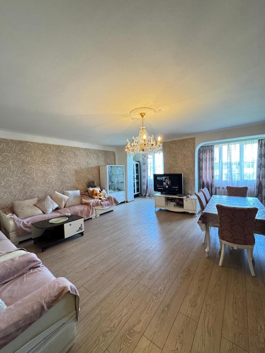 Satılır 3 otaqlı köhnə tikili 130 m² — Mənzil, Bakı (2)