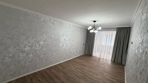 Satılır 2 otaqlı köhnə tikili 50 m² — Bakı