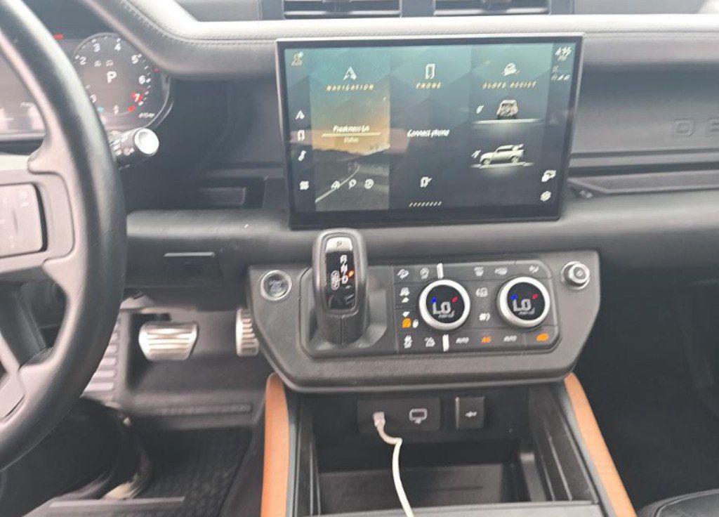 Land Rover Defender, 3.0 L, 2021 il, 81 000 km — Avtomobillər (8)