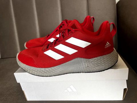 Orijinal Adidas idman ayaqqabısı. Şəkillərdən də göründüyü kimi çox — Bakı