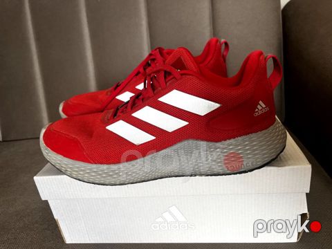 Orijinal Adidas idman ayaqqabısı. Şəkillərdən də göründüyü kimi çox — Bakı