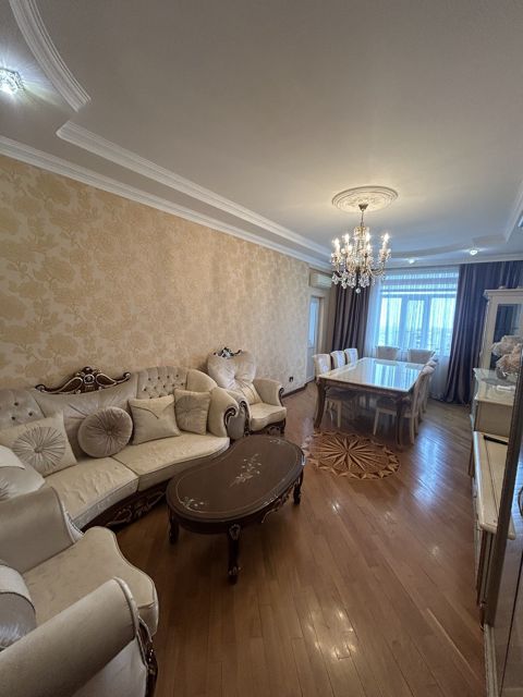 Satılır 3 otaqlı yeni tikili 125 m² — Bakı