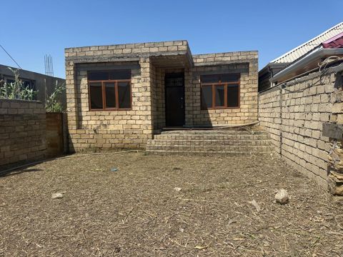 Satılır 4 otaqlı həyət evi/bağ evi 100 m² — Bakı