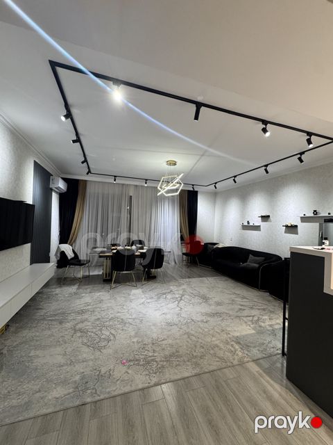 İcarəyə verilir 4 otaqlı yeni tikili 135 m²