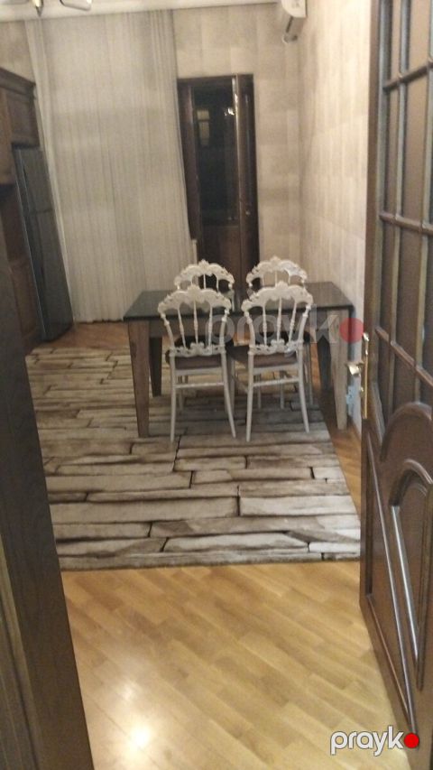 İcarəyə verilir 3 otaqlı yeni tikili 155 m²
