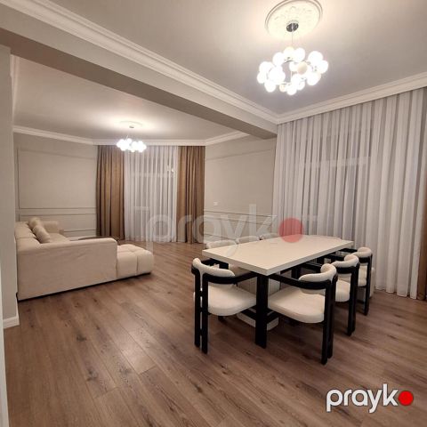 İcarəyə verilir 3 otaqlı yeni tikili 144 m²