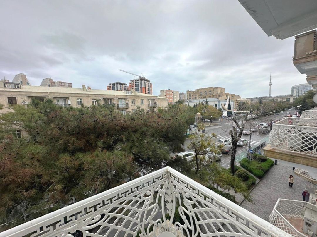 İcarəyə verilir 3 otaqlı köhnə tikili 140 m² — Mənzil, Bakı (9)