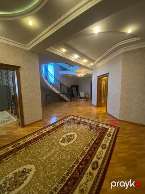 Satılır 10 otaqlı həyət evi/bağ evi 1348 m²