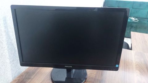 Philips kompüter monitoru - Ekran diaqonalı təxminən 21–23 düym — Bakı
