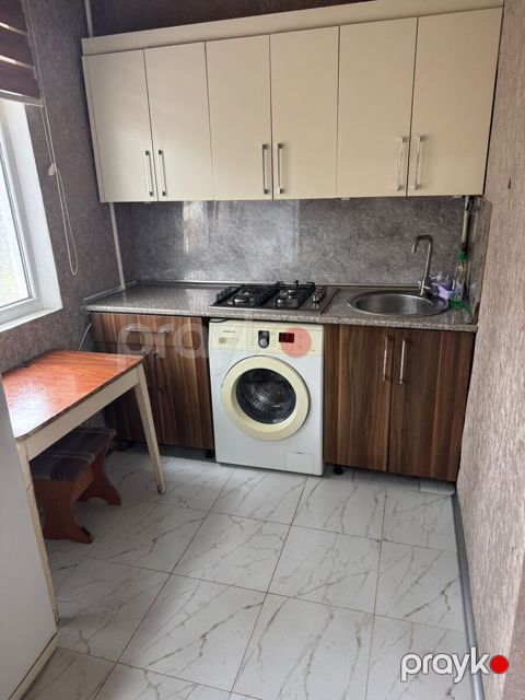 Satılır 1 otaqlı köhnə tikili 33 m²
