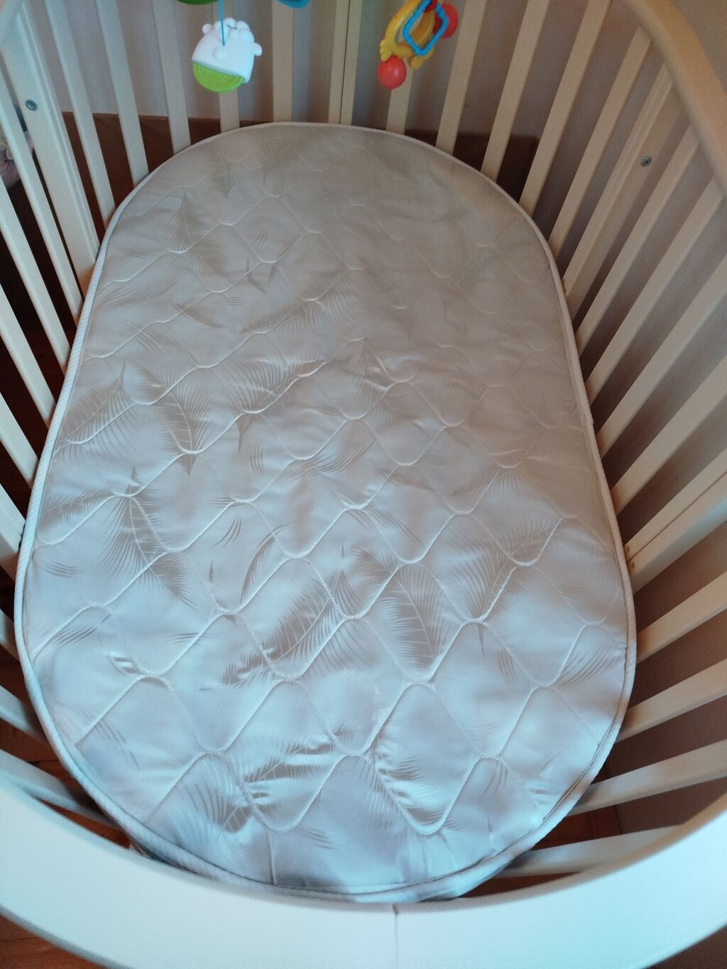 Oğlan və qız üçün, İşlənmiş, Yumru, Beşik, Dəstsiz, Matras ilə, Yellənmə mexanizmi ilə — Mebel, Bakı (2)